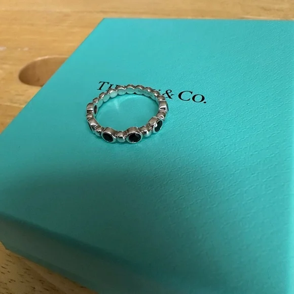 Tiffany & Co, black onyx sterling silver beaded band ring, size 7 - Picture 1 of 6